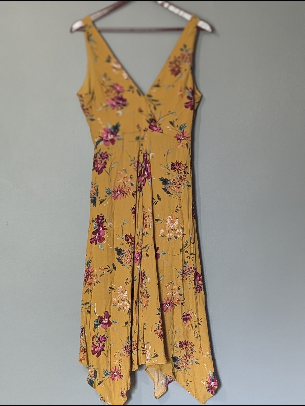 Dynamite Women's Floral V-Neck Midi Mustard Handkerchief Hem Dress Fairy Whimsy